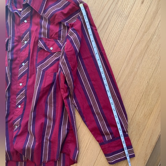 Wrangler // VTG Western Striped Button Down - Picture 11 of 12